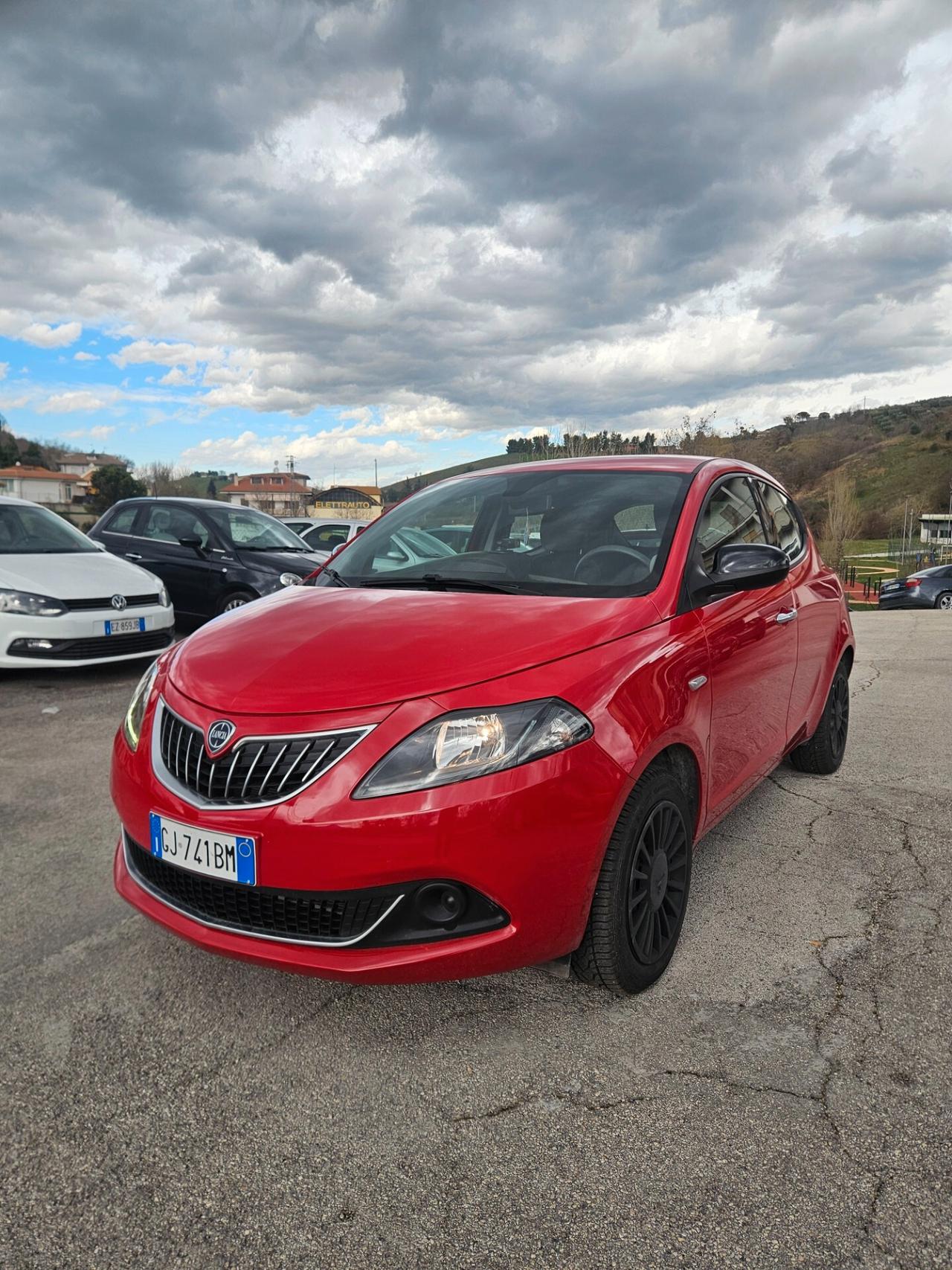 Lancia Ypsilon 1.0 FireFly 5 porte S&S Hybrid Silver