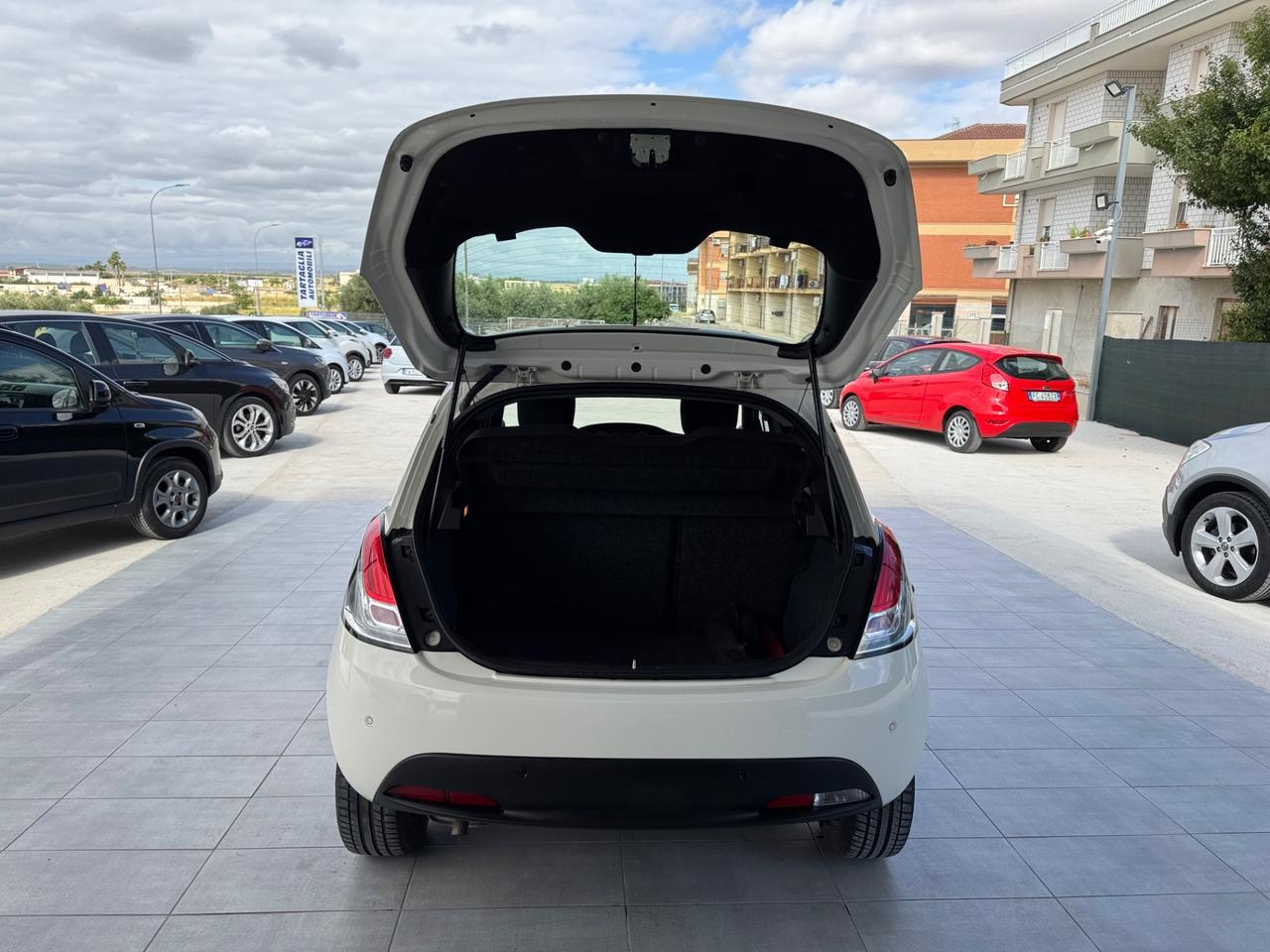 Lancia Ypsilon 1.2 69 CV 5 porte GPL Ecochic Elefantino Blu