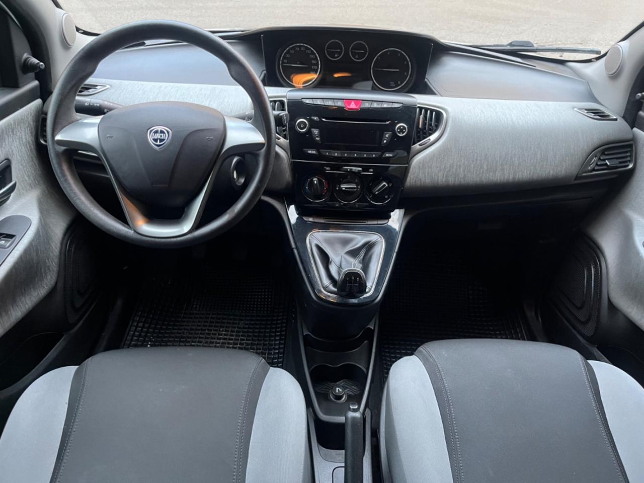 Lancia Ypsilon 1.3 MJT 16V 95 CV 5 porte