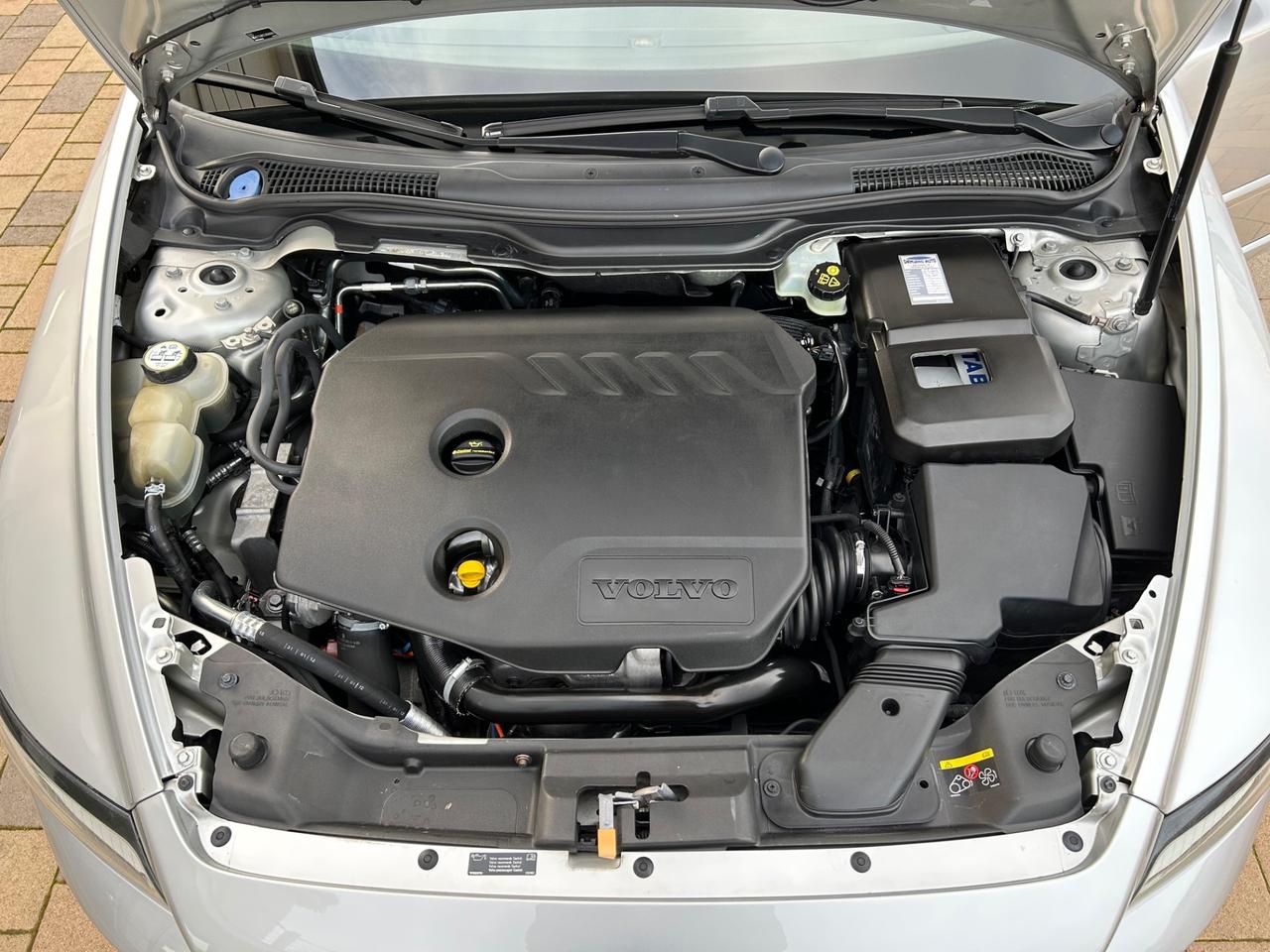 Volvo V50 D2 R-design