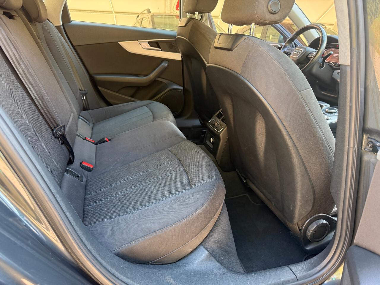 Audi A4 Avant 35 TDI S tronic Business 150cv