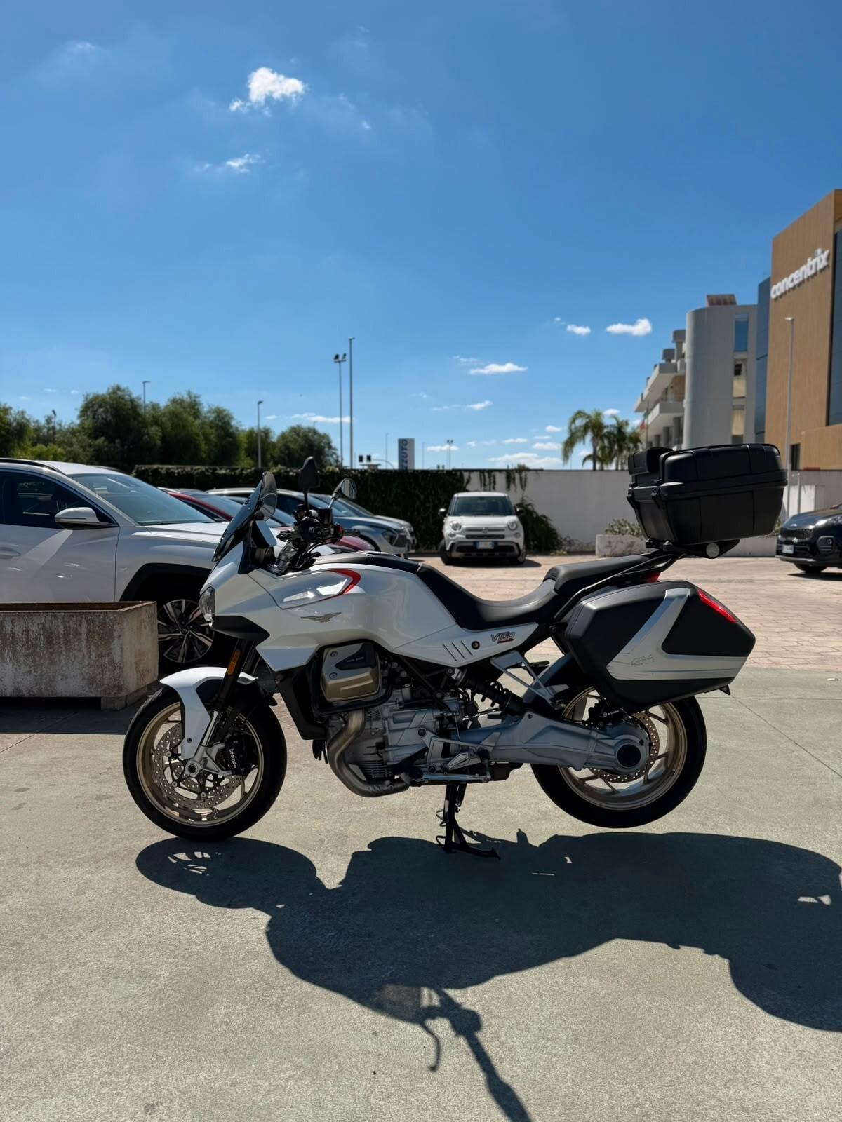 MOTO GUZZI V100 MANDELLO – 2022 – 9.000 KM