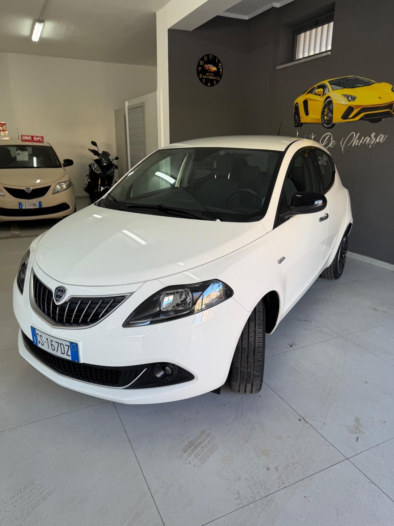 Lancia Ypsilon 1.0 Hibrid GPL