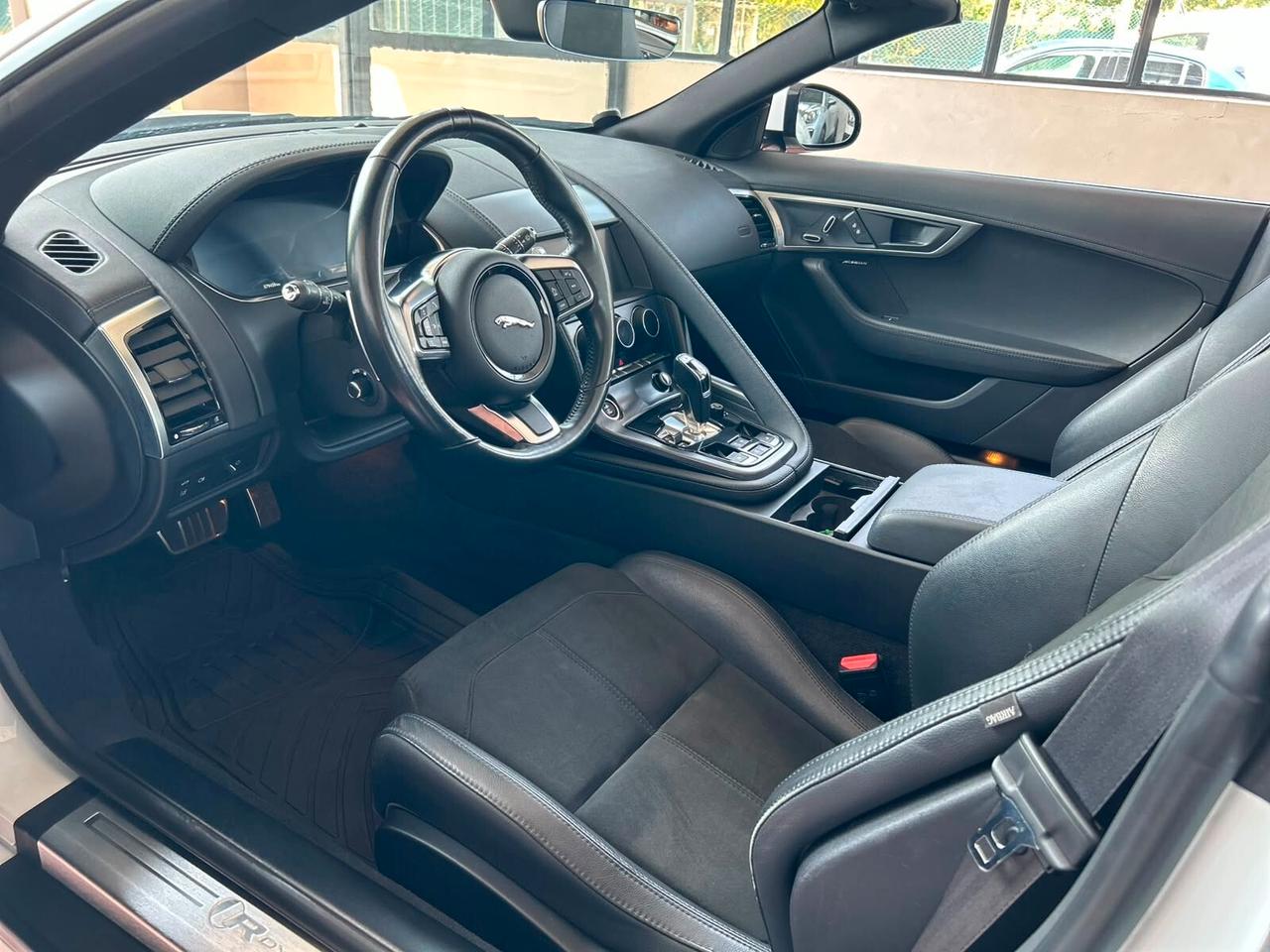 Jaguar F-Type 2.0 aut. Convertibile R-Dynamic 2021