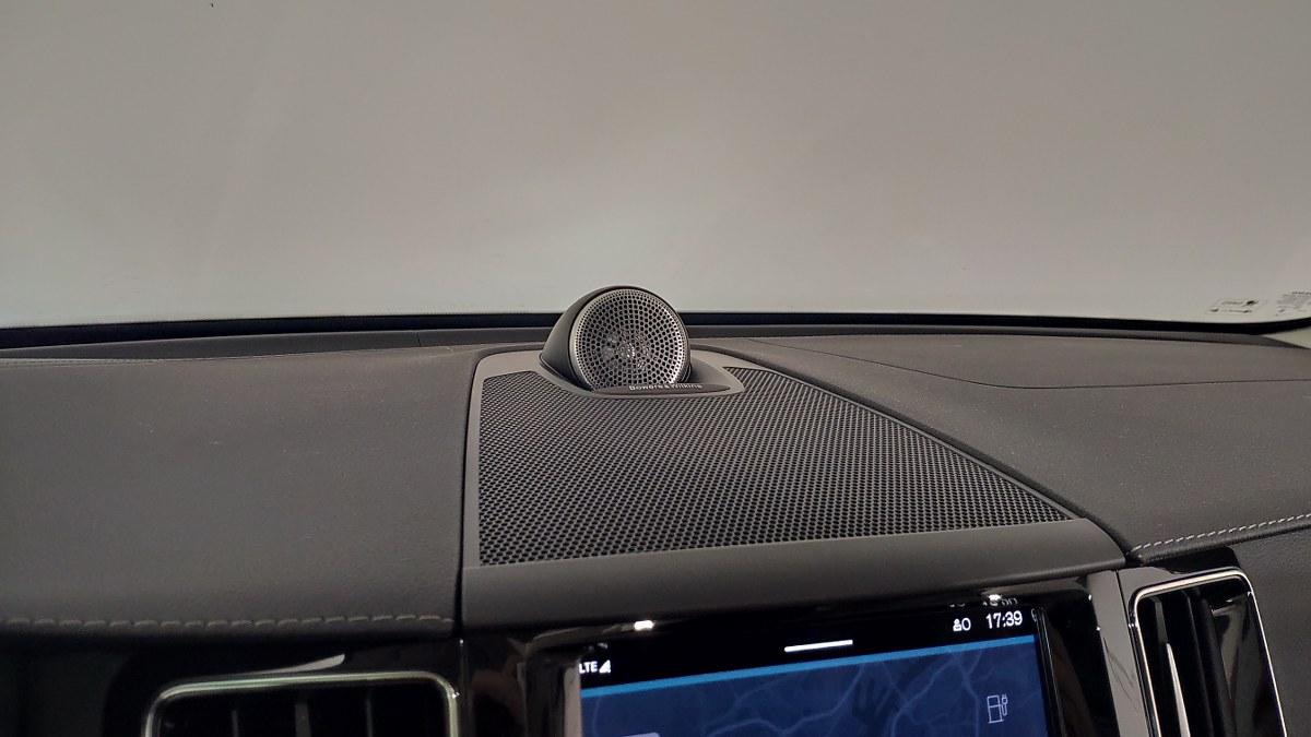 VOLVO Xc60 T6 Recharge Plug-In Hybrid Awd Aut. Ultimate Dark