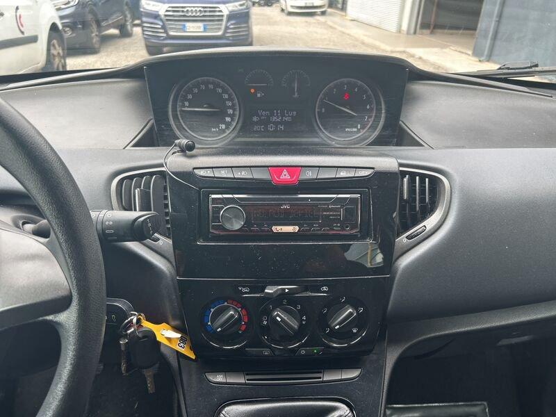 Lancia Ypsilon 1.2 69 CV 5 porte Mya