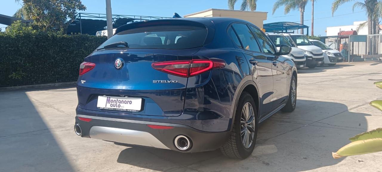 Alfa Romeo Stelvio 2.2 Turbodiesel 180 CV AT8 RWD Business