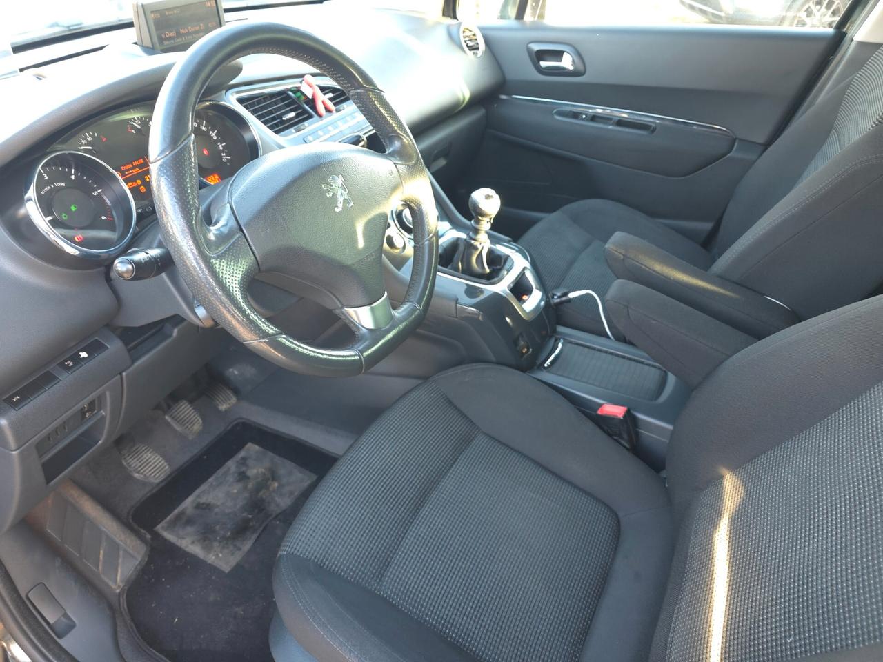 Peugeot 5008 1.6 HDi 112CV Active