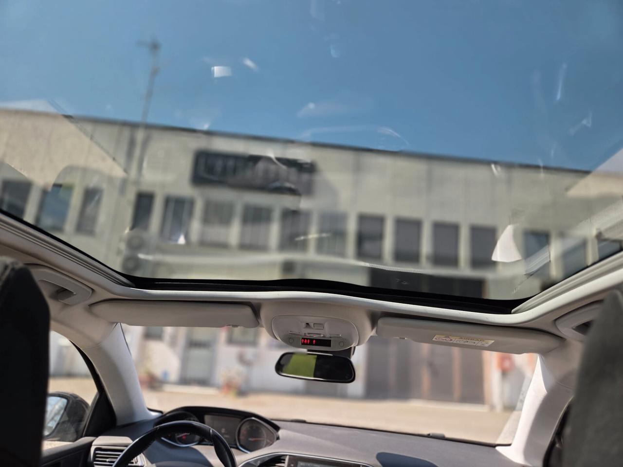 Peugeot 308 BlueHDi 120 S&S Allure