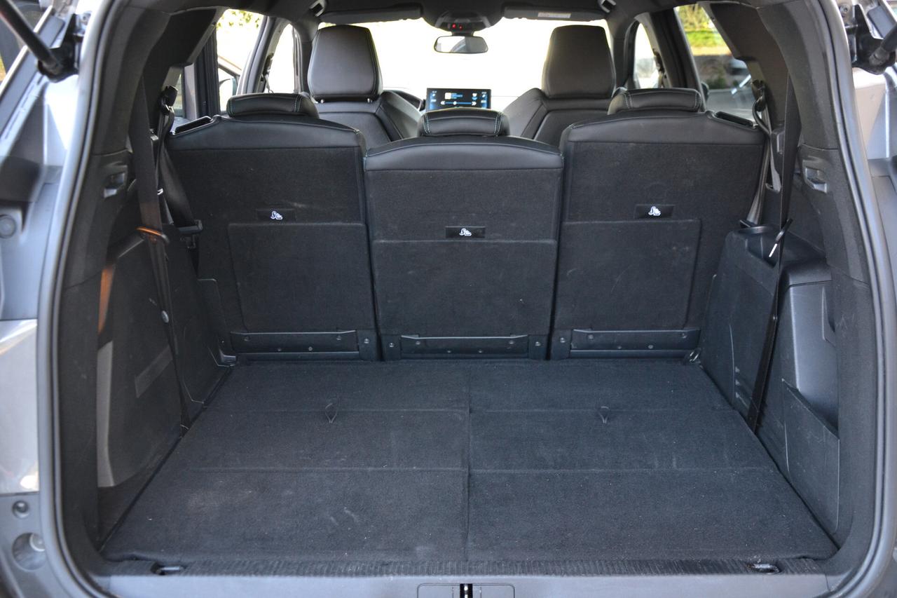 Peugeot 5008 1.5 HDi 130CV 7POSTI AUT.+NAV+LED+RCAM+PELLE+PDC