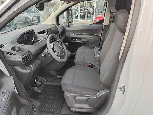 Peugeot Partner Furgone 1.2 Benzina 110cv M 3 Posti KM ZERO
