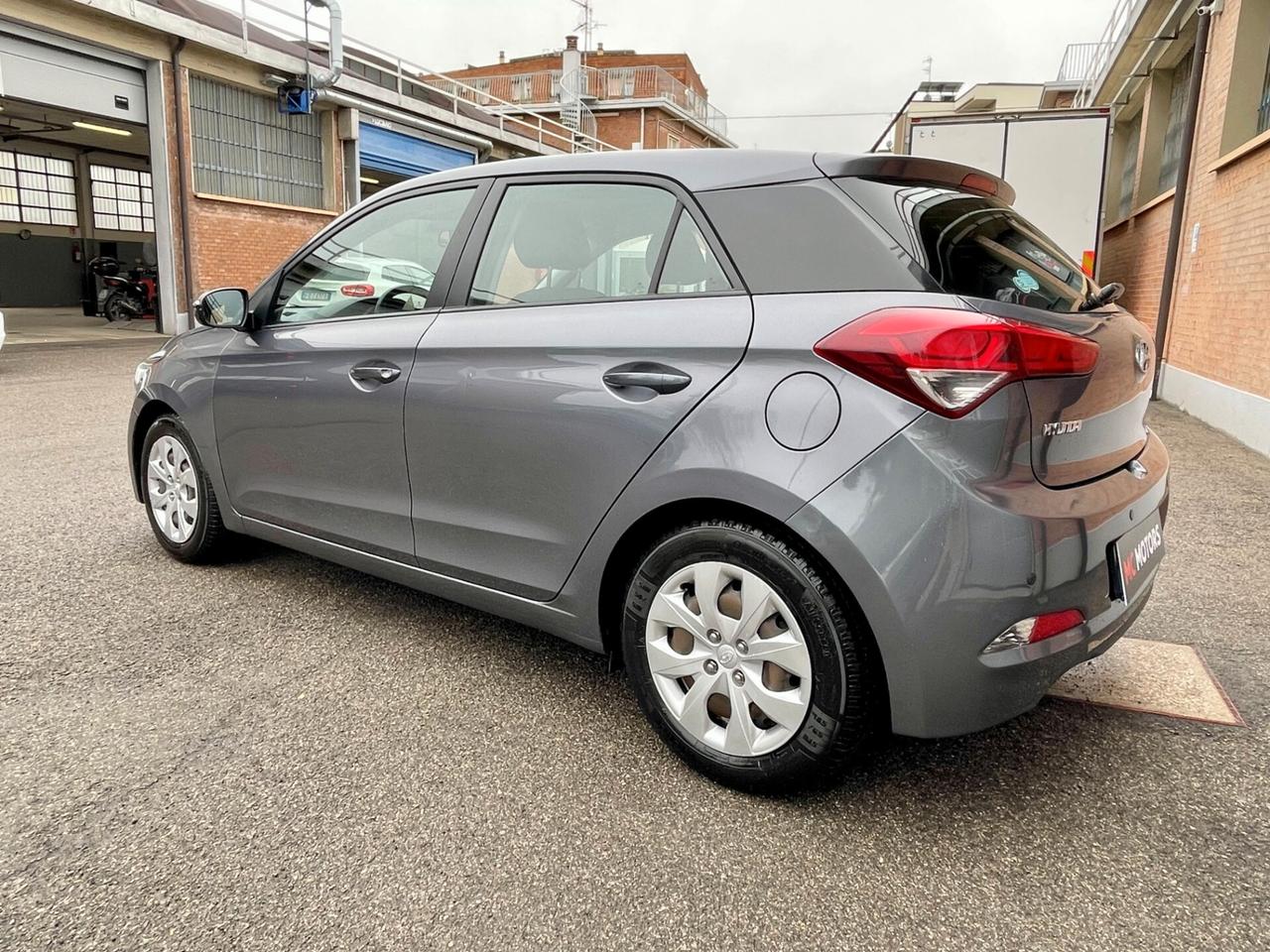Hyundai i20 BENZINA/GPL - UNICO PROPRIETARIO- TUTTA TAGLIANDATA CON FATTURE