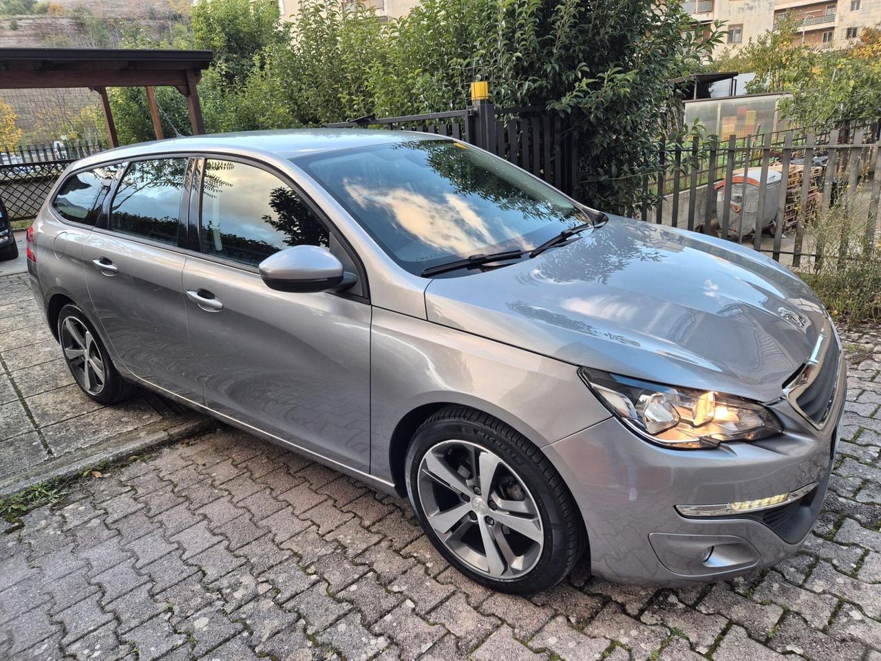 Peugeot 308 BlueHDi 120 S&S SW Allure