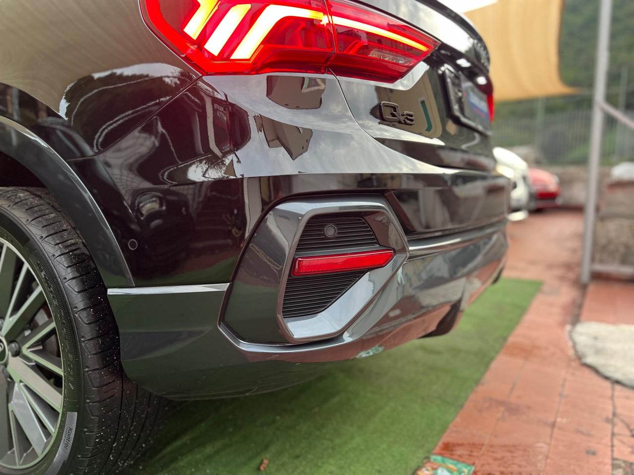 Audi Q3 SPB 35 TDI S-line edition BLACK EDITION