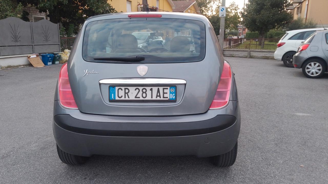 Lancia Ypsilon 1.2 16V 59kw NEOPATENTATI 05