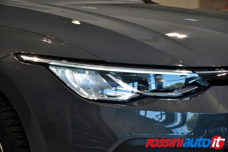 VOLKSWAGEN GOLF 8 1.0 ETSI 110 CV DSG LIFE + R17 VENTURA BI-COLOR