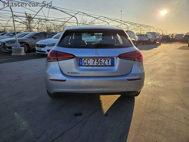 MERCEDES-BENZ A 250 e eq-power Business Extra auto - GC736ZY