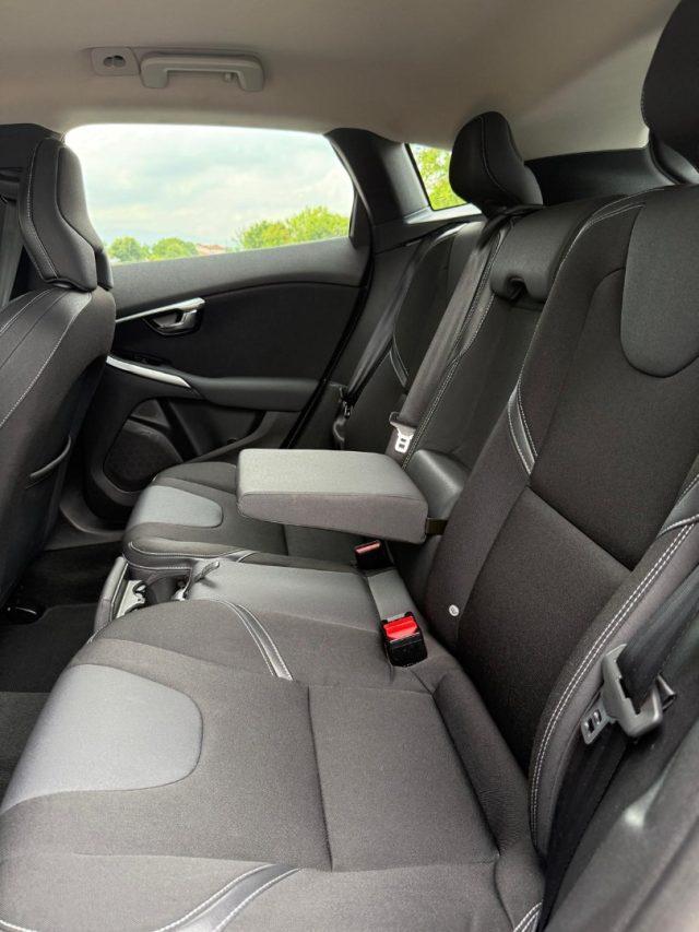 VOLVO V40 D2 2.0 120cv Geartronic Momentum DISTRIB. OK-BOLLO