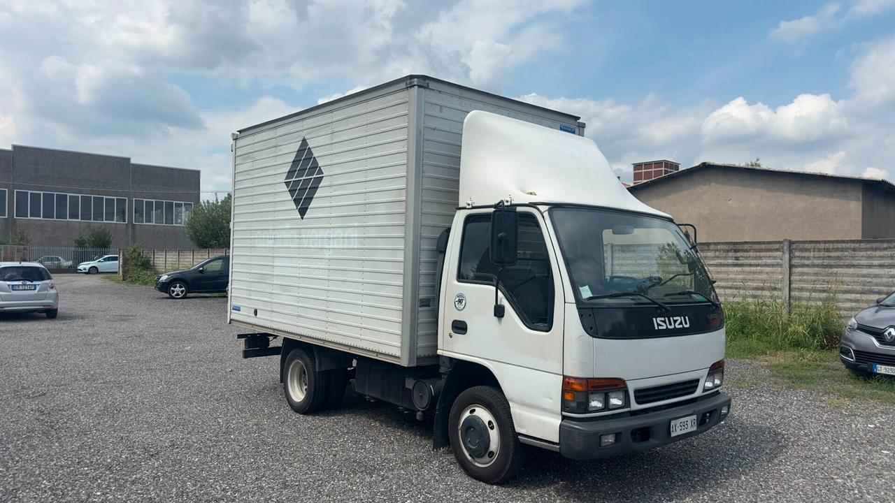 Isuzu NPR/NKR NPR 65 3.9 TD PL Telaio Cabinato