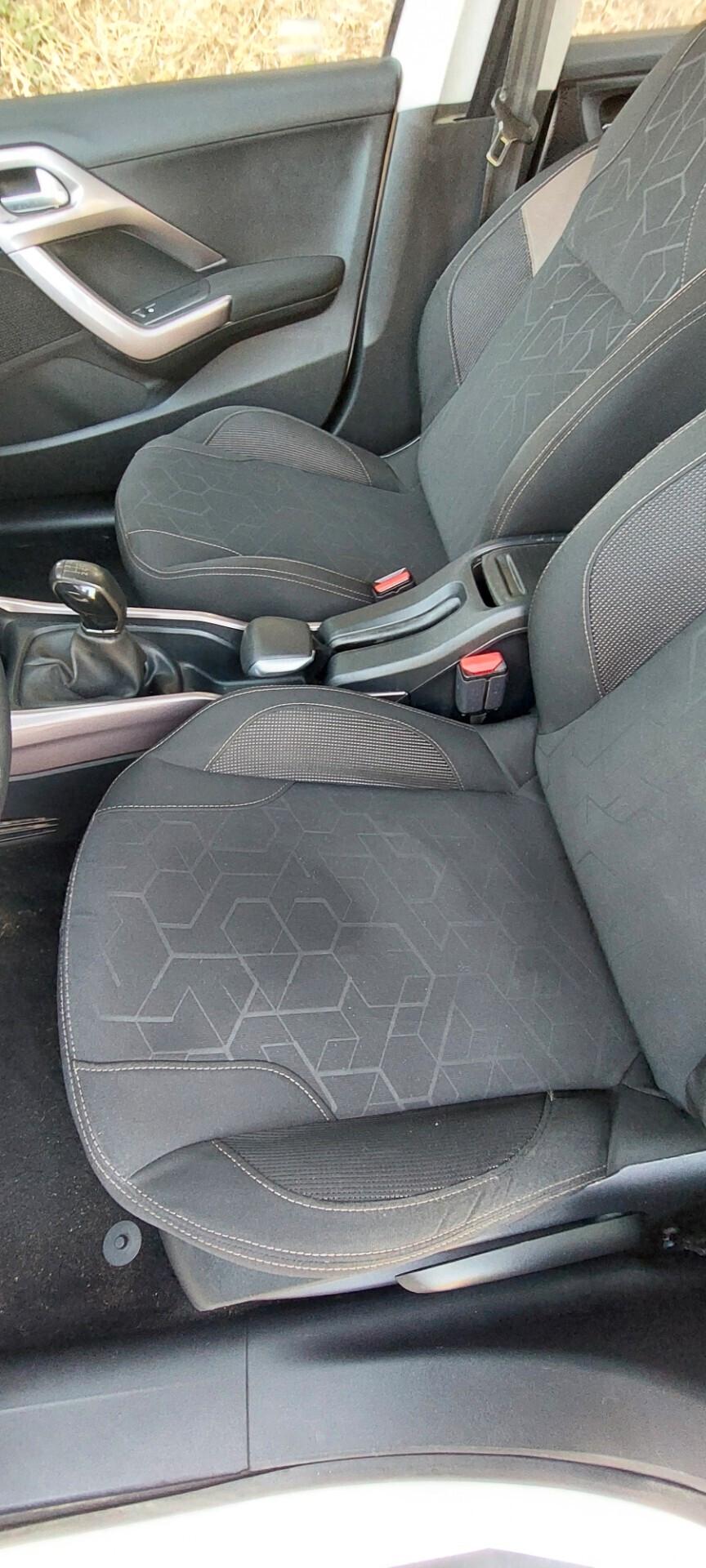 PEUGEOT 2008 1,2 BENZINA GIUDABILE DA NEOPATENTATI TELEFONO NAVIGATORE IMPECCABILE