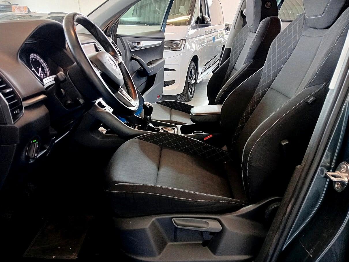 Skoda Karoq 1.6 TDI AMBITION CARPLAY CAMERA 17" PRONTA CONS