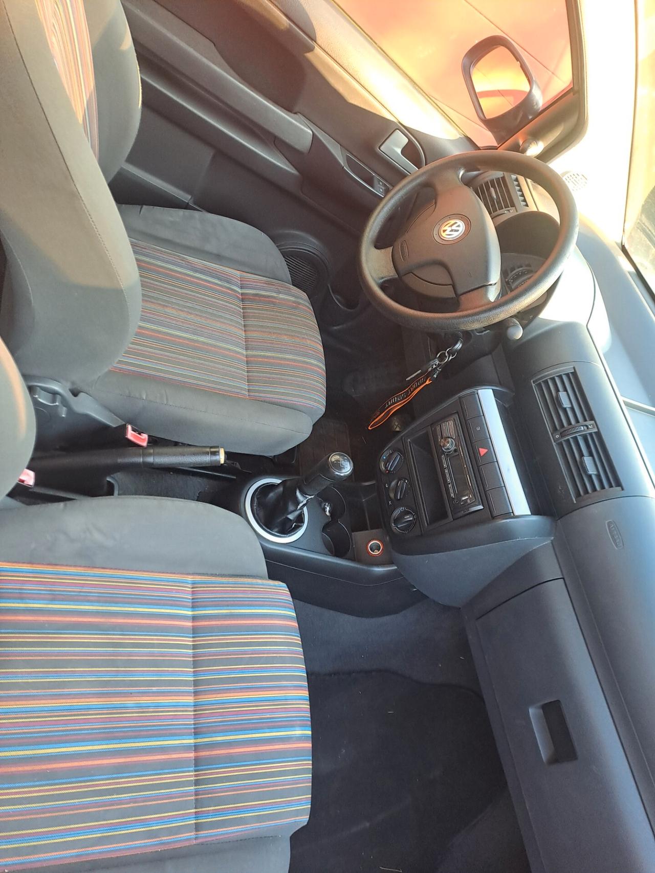Volkswagen Fox 1.2 benzina neopatentati