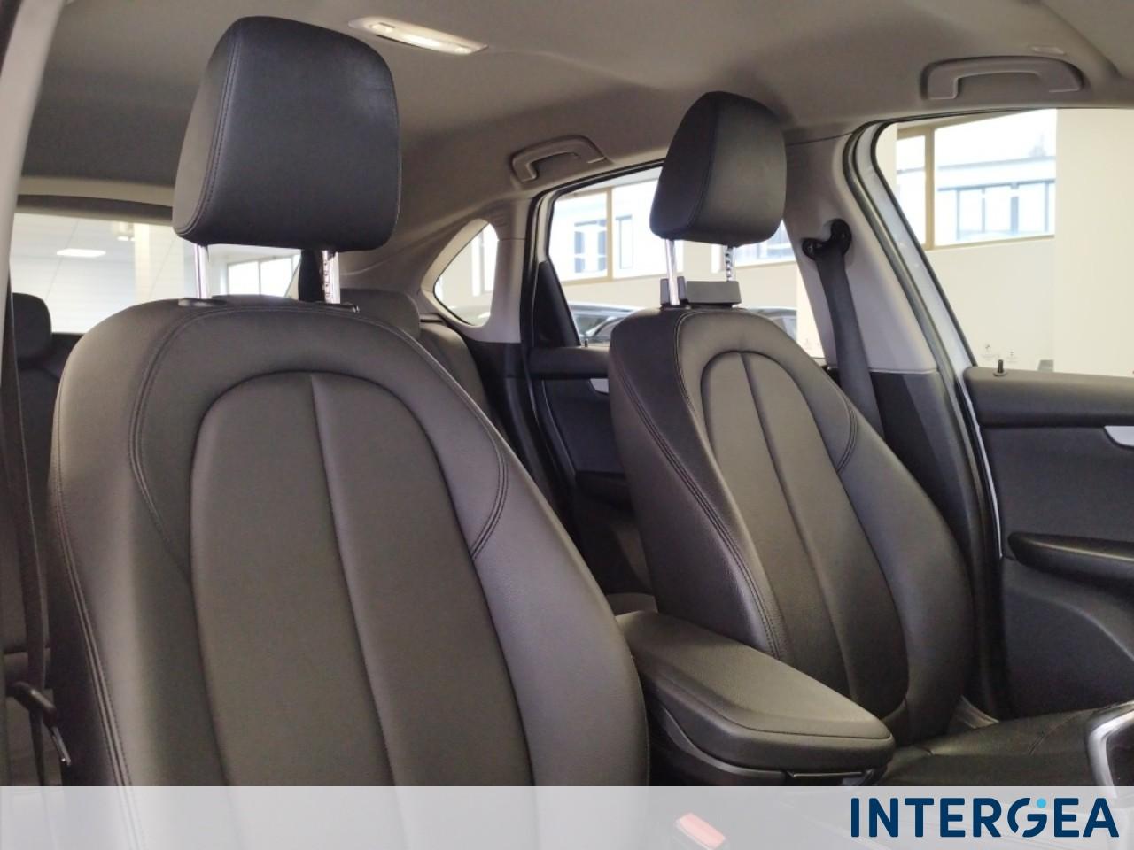 BMW 216d Active Tourer Advantage my15