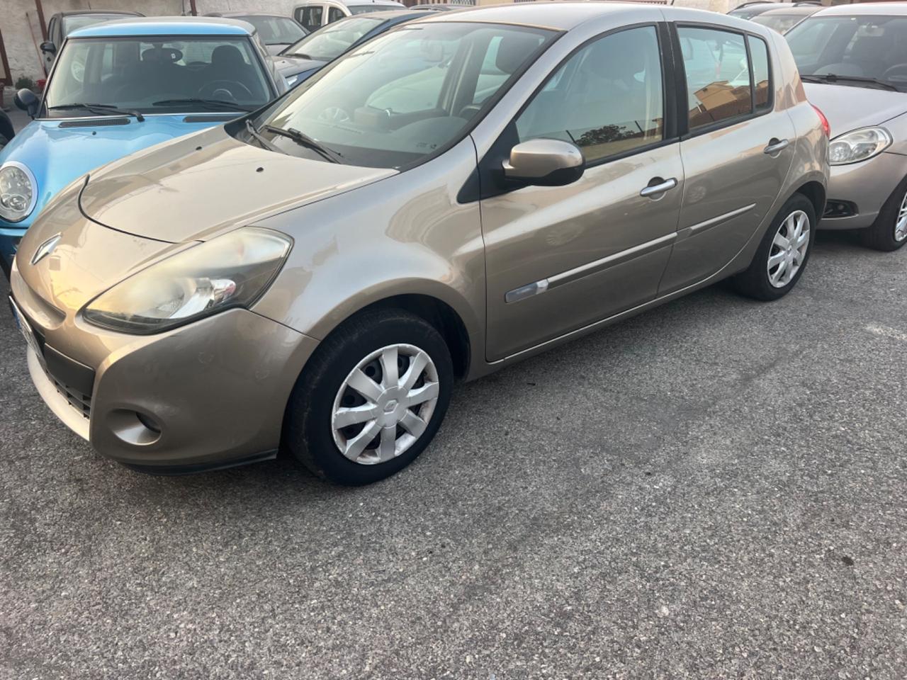 Renault clio 1.2 benzina GPL anno 2010