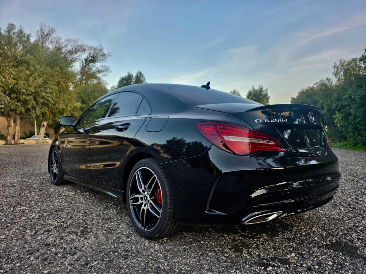 MERCEDES- BENZ CLA 200 D AMG PREMIUM