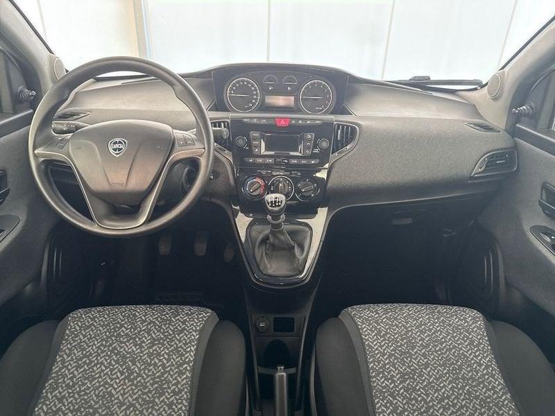 Lancia Ypsilon Ecochic 1.0 70cv Firefly Hybrid S&S Silver