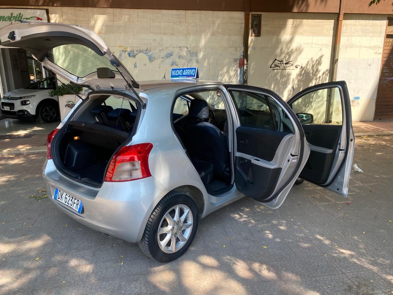 Toyota Yaris 1.0 5 porte