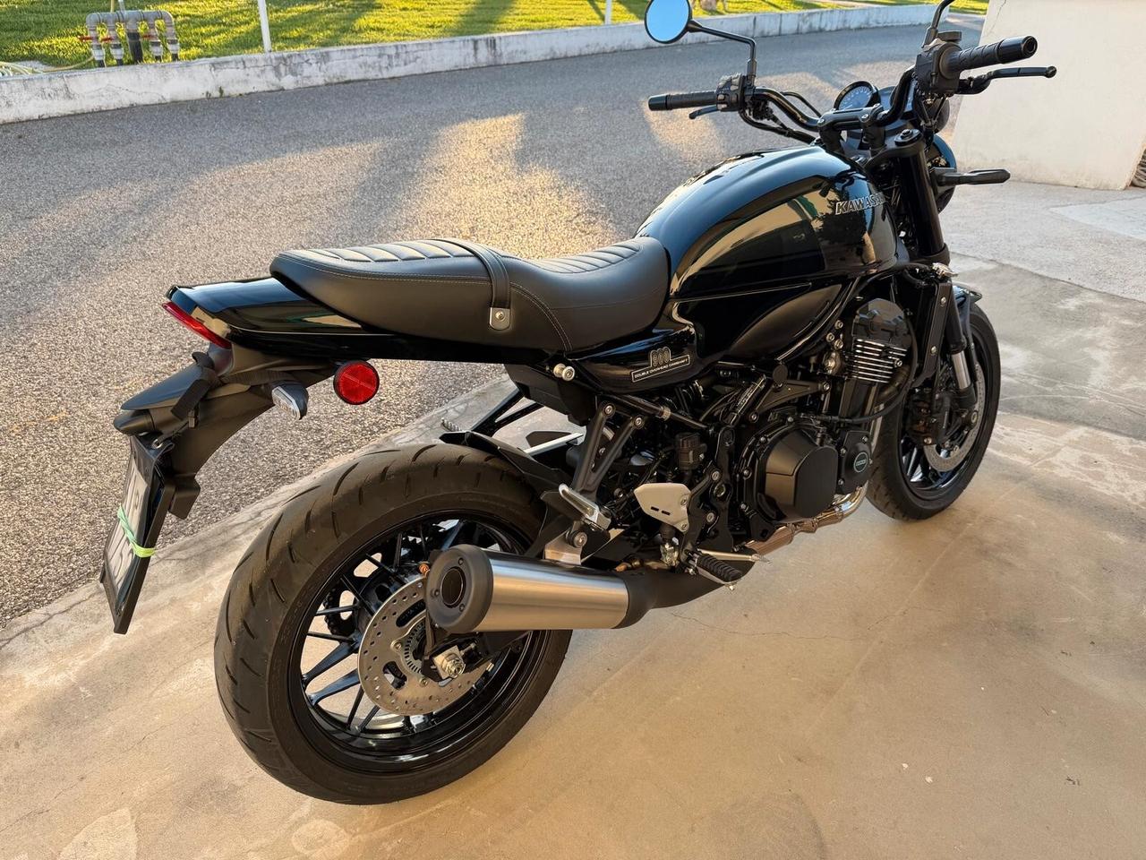 Kawasaki Z 900 RS Black ball edition