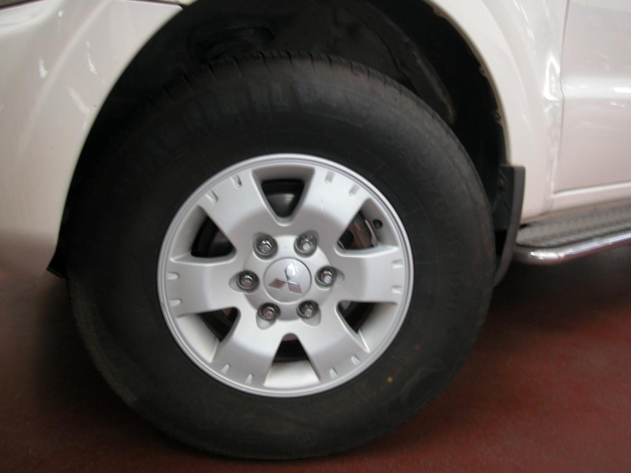 Mitsubishi Pajero 2.5 TDI 3p. GLS1