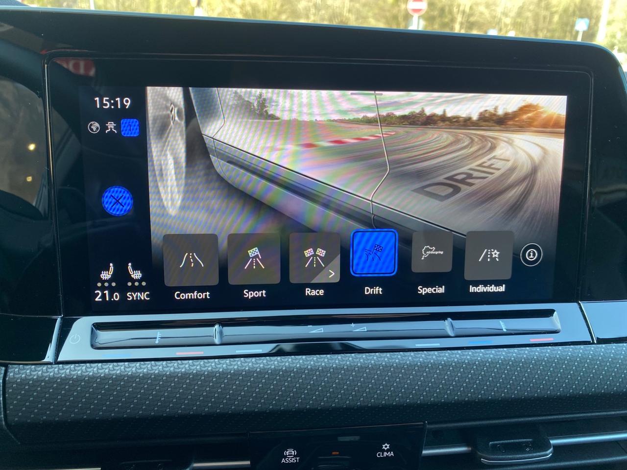 Volkswagen Golf 2.0 TSI DSG 4Motion R AKRAPOVIC PERFORMANCE PACK