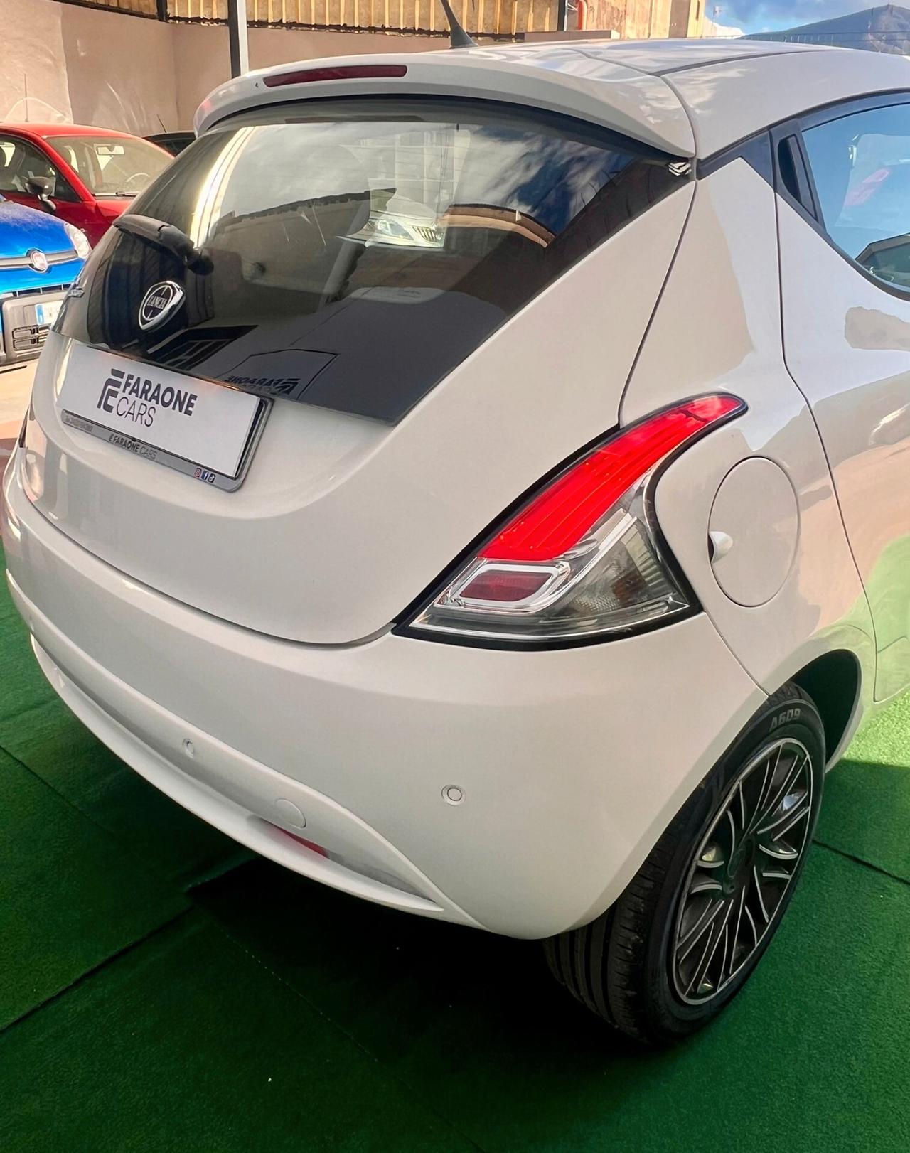 Lancia Ypsilon 1.2 69 CV 5 porte Gold