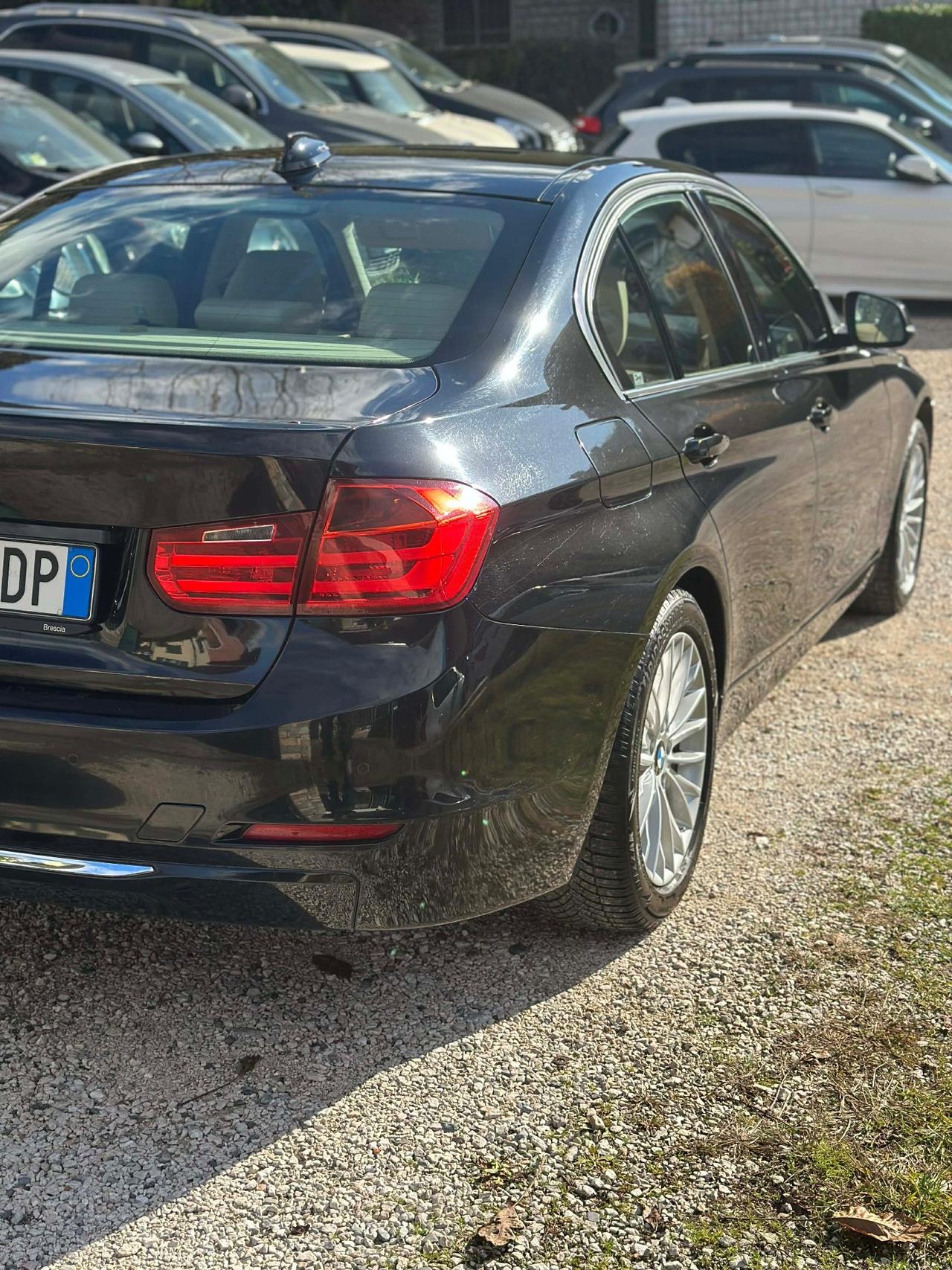 Bmw 320d xDRIVE LUXURY KMCERT UNICOPR KMCERT