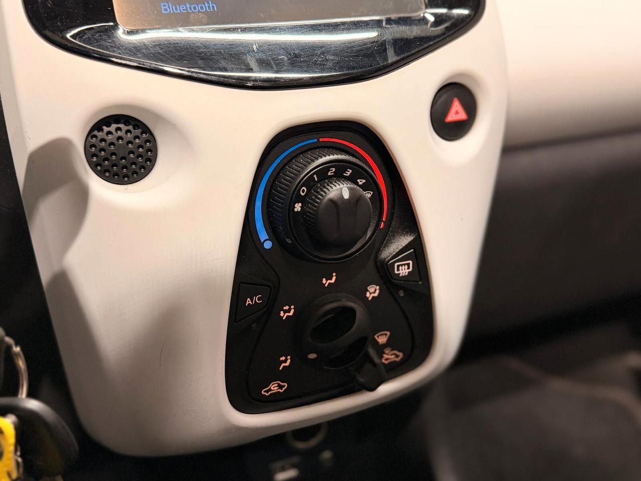 Peugeot 108 PureTech 82 5 porte Allure TOP!