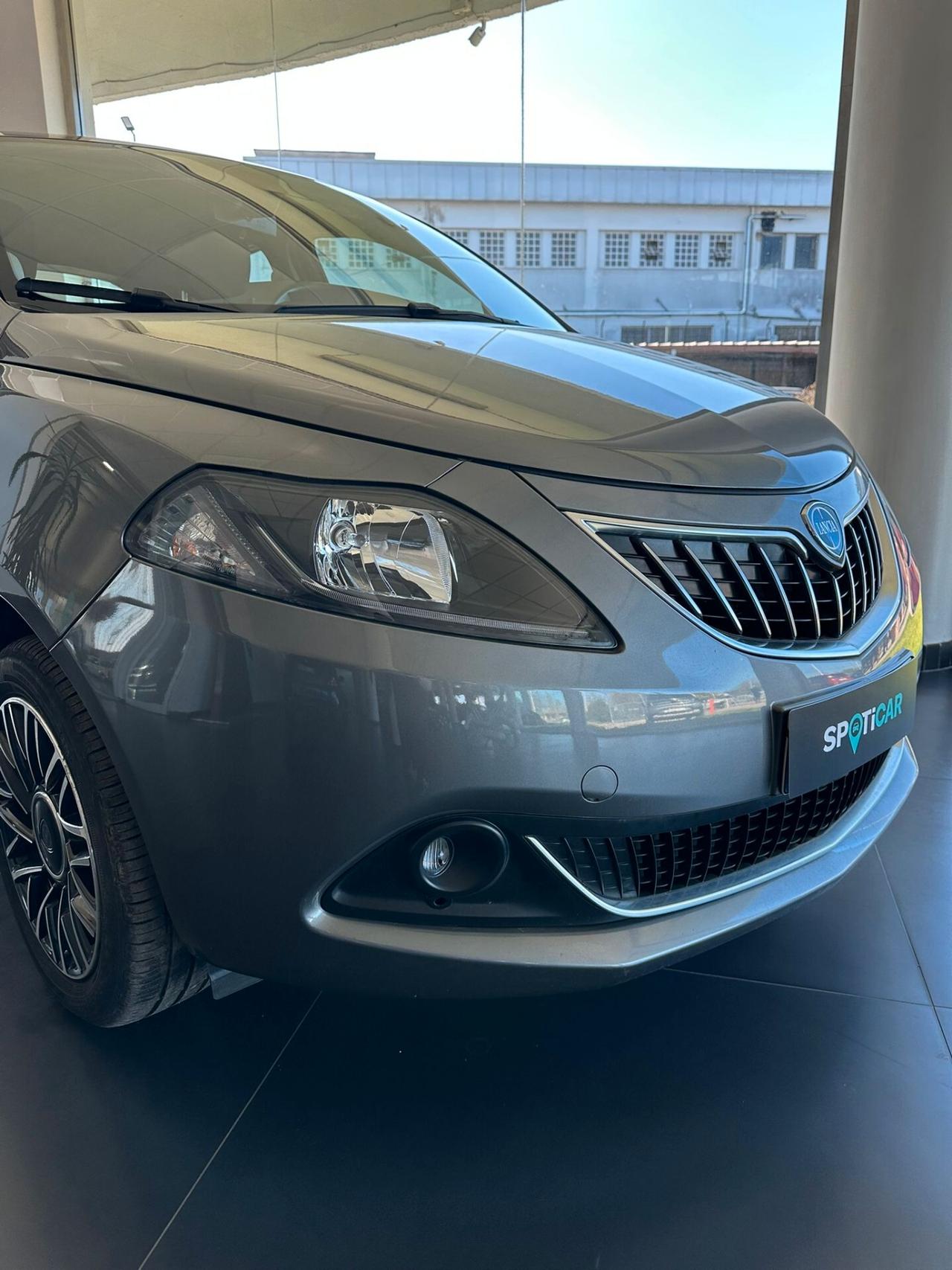 Lancia Ypsilon 1.0 FireFly 5 porte S&S Hybrid Platino