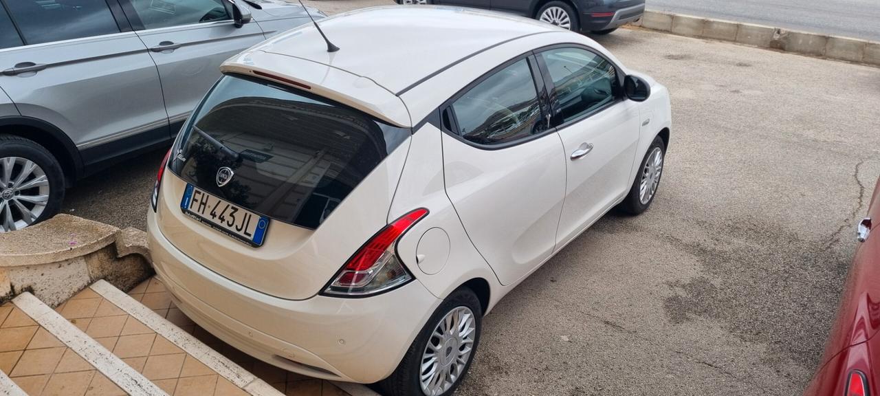 Lancia Ypsilon 1.2 69 CV 5 porte Gold
