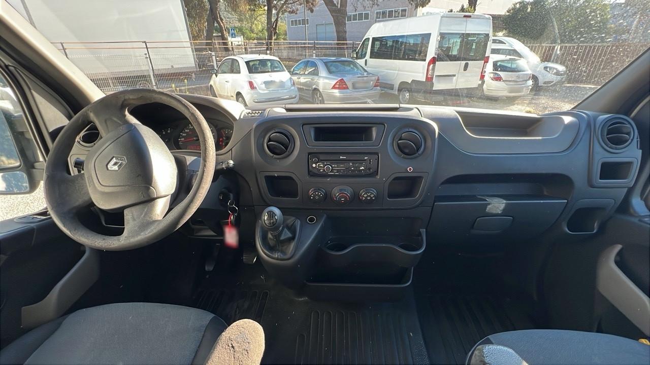 Minibus 9 posti Renault Master Trasporto Disabili