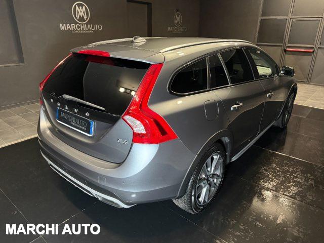 VOLVO V60 Cross Country D3 Geartronic Business