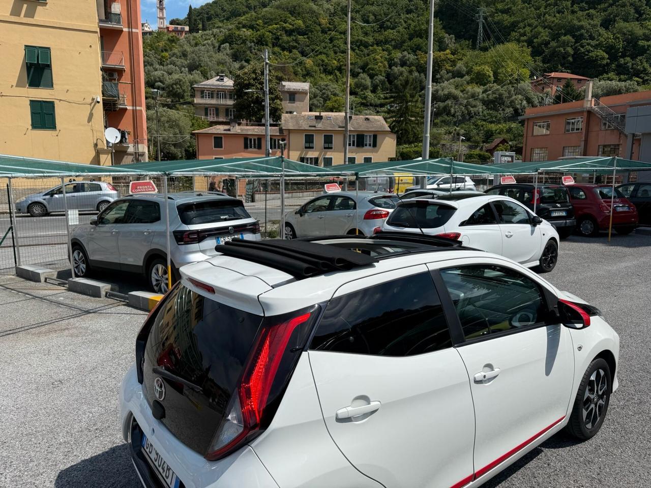 Toyota Aygo Connect 1.0 VVT-i 72 CV 5 porte x-clusiv cabrio