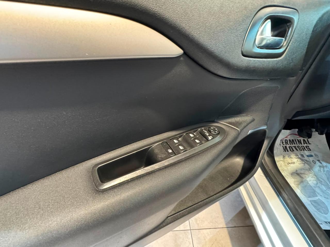 Peugeot 308 1.6 e-HDi 115CV Stop&Start CC Allure
