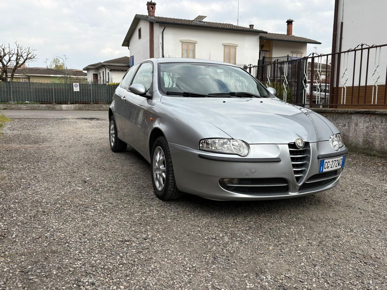 Alfa Romeo 147 1.6i 16V Twin Spark cat 3p. Progression