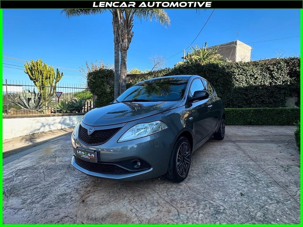 Lancia Ypsilon 1.2 69CV 5p. Gold