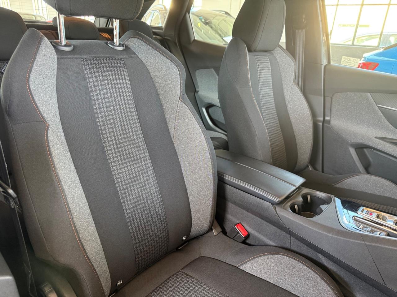 Peugeot 3008 PureTech Turbo 130 S&S EAT8 Active Pack