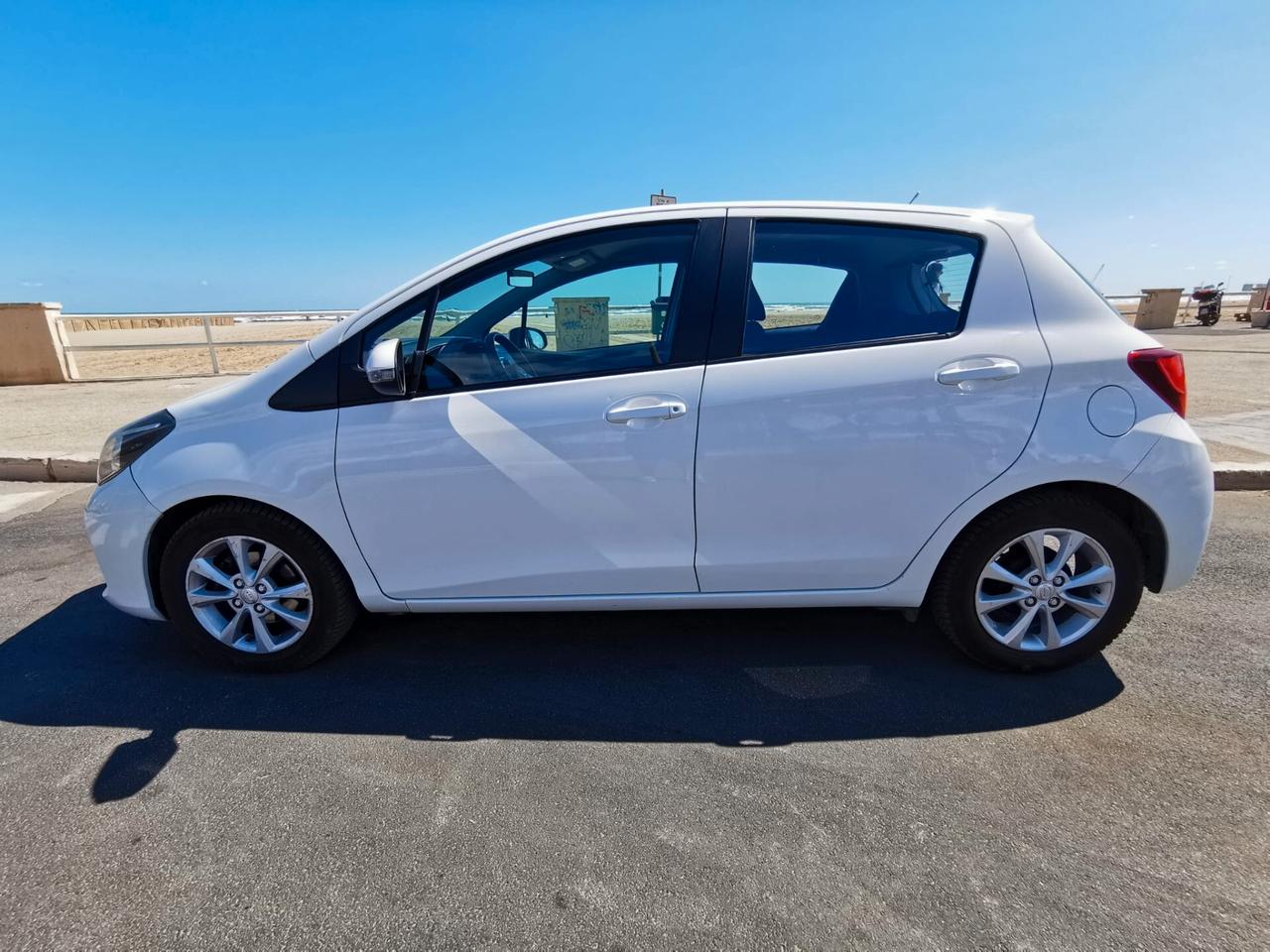 Toyota Yaris 1.4 D-4D 5 porte Lounge 2016