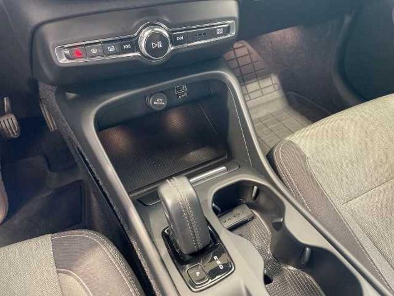 Volvo XC40 1.5 t3 Momentum Pro 163cv auto my21
