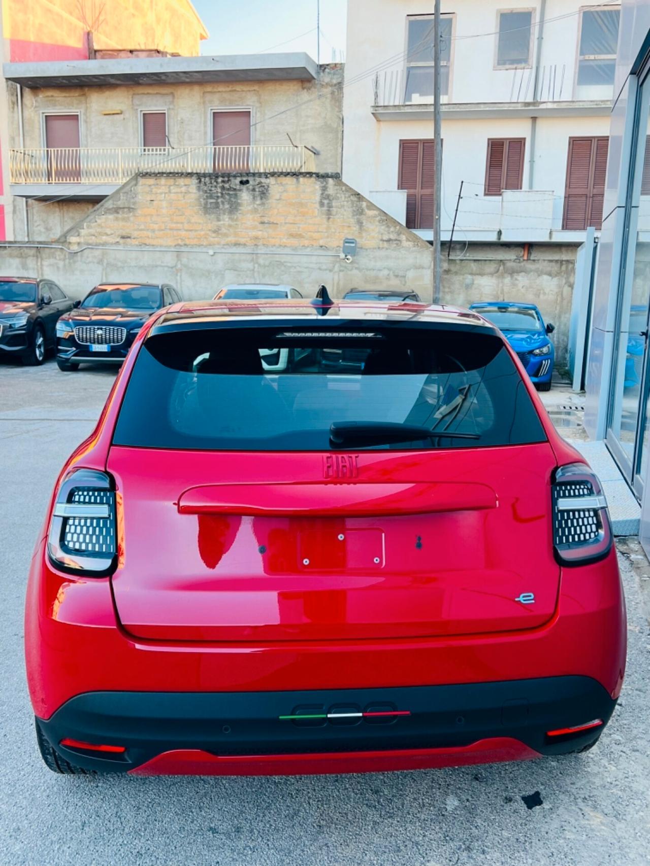 Fiat 600 Red possibilità noleggio no scoring