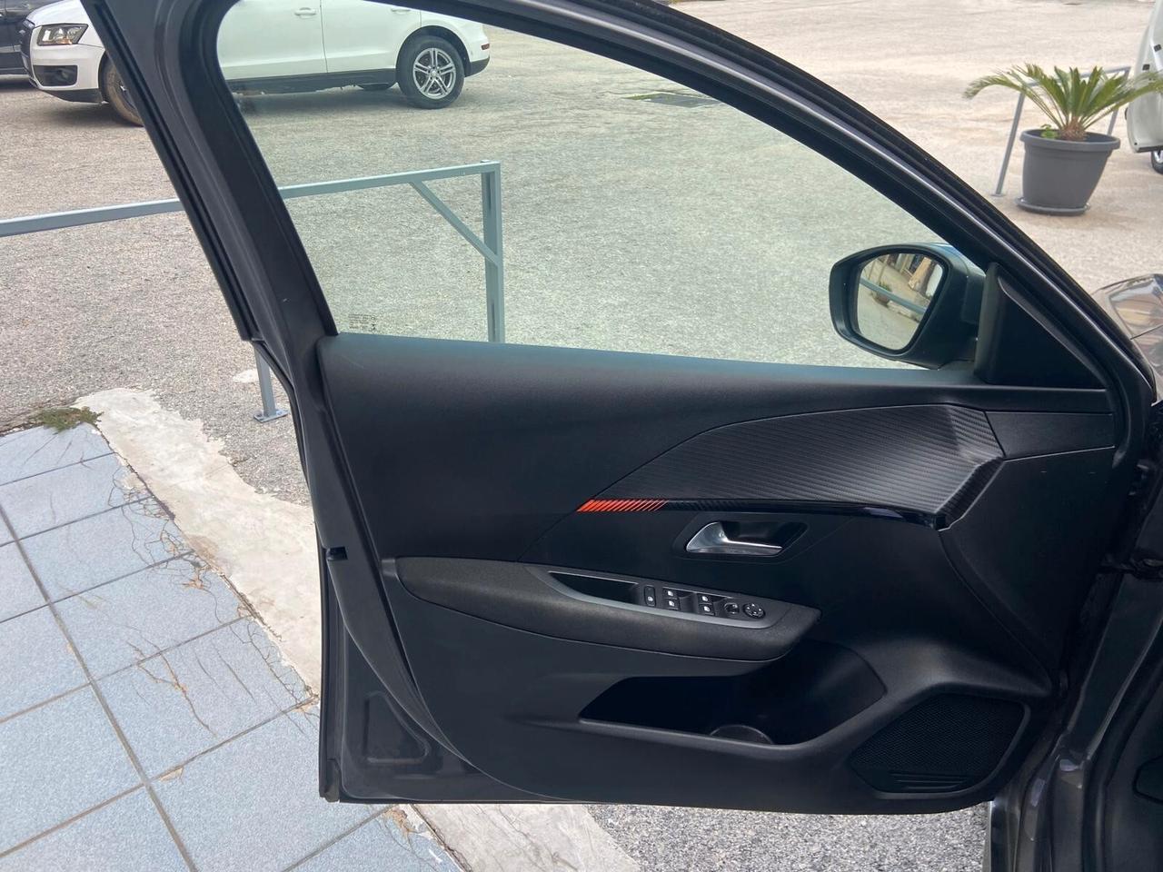 Peugeot 208 PureTech 100 CV 5 porte Allure
